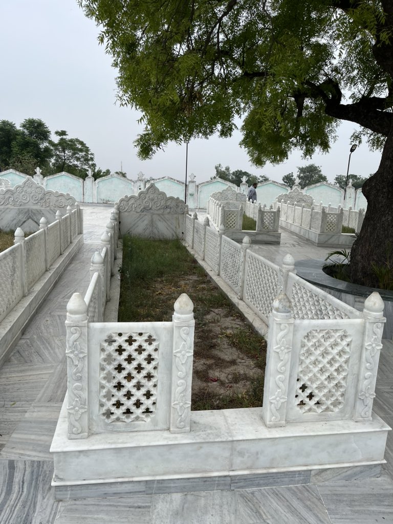 BehzadFatmi's tweet photo. I recently visited an interesting place in Sirhind, Punjab, where, according to legends, nine Islamic prophets are buried. The graves are approximately 20 feet long, suggesting these could be the graves of… 1/2 #IslaminIndia https://t.co/MLeA8PFzWM