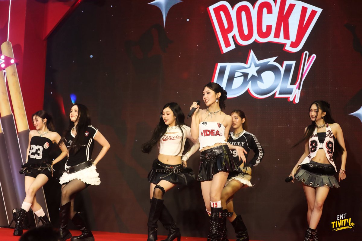 Entivity_'s tweet image. 6 สาว FELIZZ เกิร์ลกรุ๊ปน้องใหม่จากค่าย Riser Music ร่วมแสดงโชว์ในงานแถลงข่าว “GMMTV POCKY IDOL”

FELIZZ POCKY IDOL

#GMMTVPOCKYIDOL
#RISERMUSIC