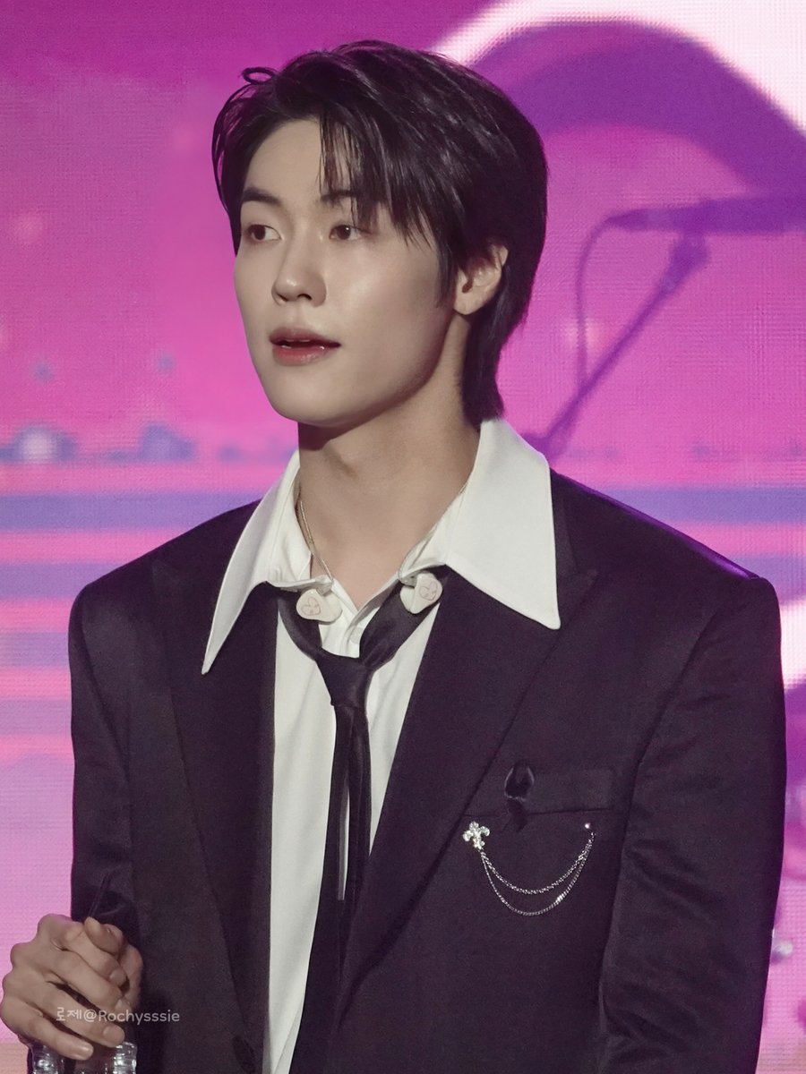 241231 럽펜씨 카운트다운

나 미남 이승협 또 보고 싶다
자주 만나도 계속 만나고 싶어....
나 어떡해 이거 병인가 봐
고쳐질 수 없는 병 

#엔플라잉 #NFlying #이승협