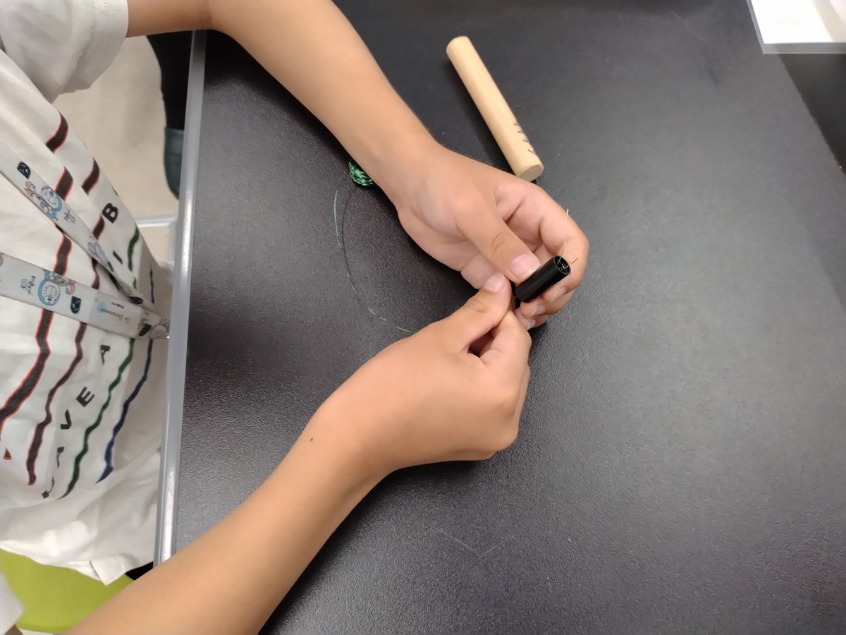 tscitech's tweet image. 6月14日に清水窪小学校にて、コップフォンの工作教室を行いました。
コップフォンは、コップと磁石とコイルを使って作るスピーカーの工作です。
工作を通して、スピーカーから音が出る仕組みを学ぶことができました。
参加してくださった皆様、ありがとうございました!