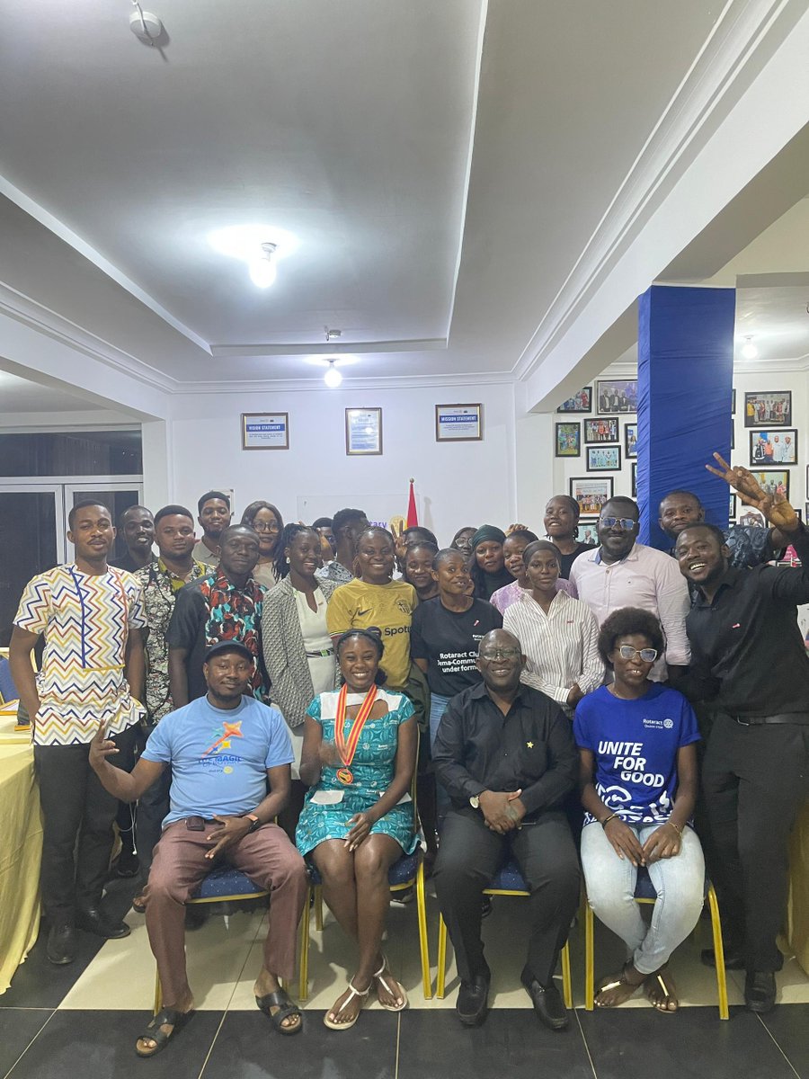 Rotaract_tema25's tweet image. How beautiful it is when we come together in fellowship! 🤝✨
#ServiceAboveSelf 
#RotaractFamily 
#FellowshipMoments