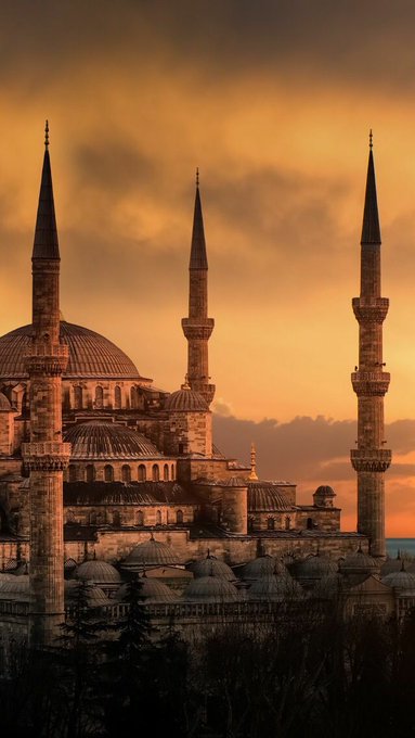 “Allah, kendisine sığınan hiç bir kimseyi, yarı yolda bırakmaz.”

(Allah'a Güven)