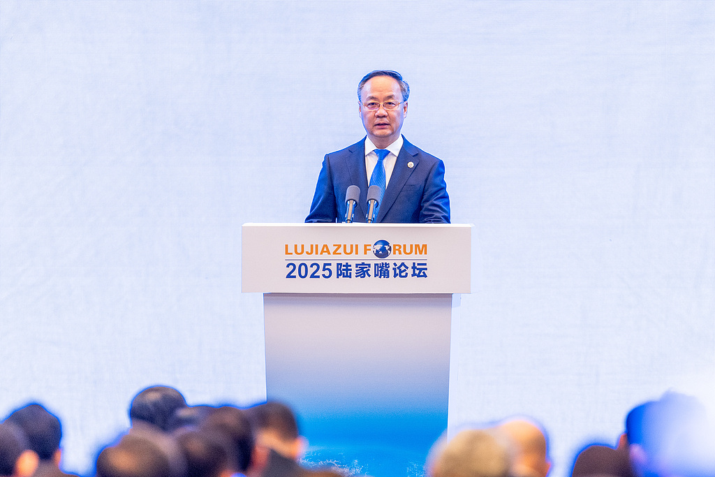 Against the backdrop of global economic transformation, #China's development environment has shown increasing certainty and stability, said Li Yunze, head of the National Financial Regulatory Administration, at the Lujiazui Forum in Shanghai on Wednesday.#Shanghai #InvestChina
