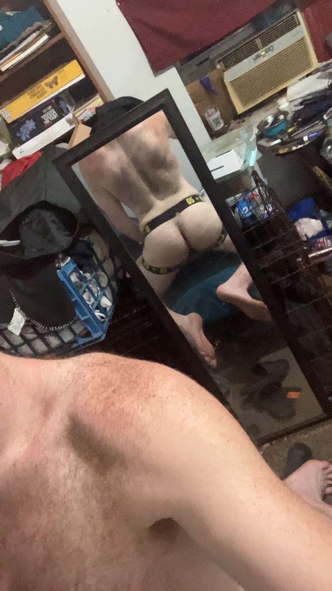 sam03456's tweet photo. Boredom at it best after work and a nice hot shower https://t.co/Q7DDHpoyJO