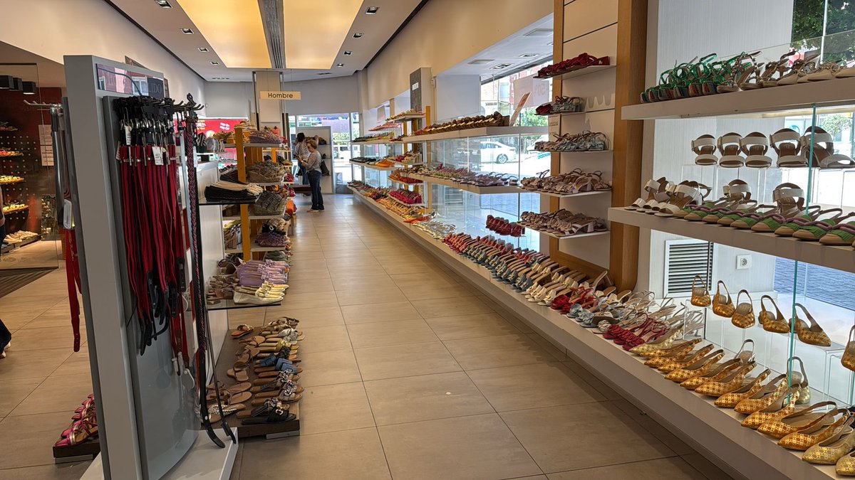 FranzVanPelt's tweet image. El cierre de las zapaterías Gody de Málaga tras 62 años de historia ❤️‍🩹