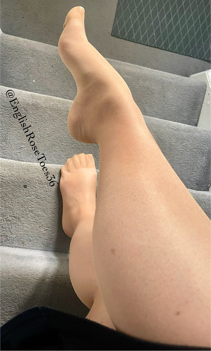 Day 2 of a 3 day wear
DM to order
Cabin crew worn tights
Worn shoes and slippers
#followme #repost