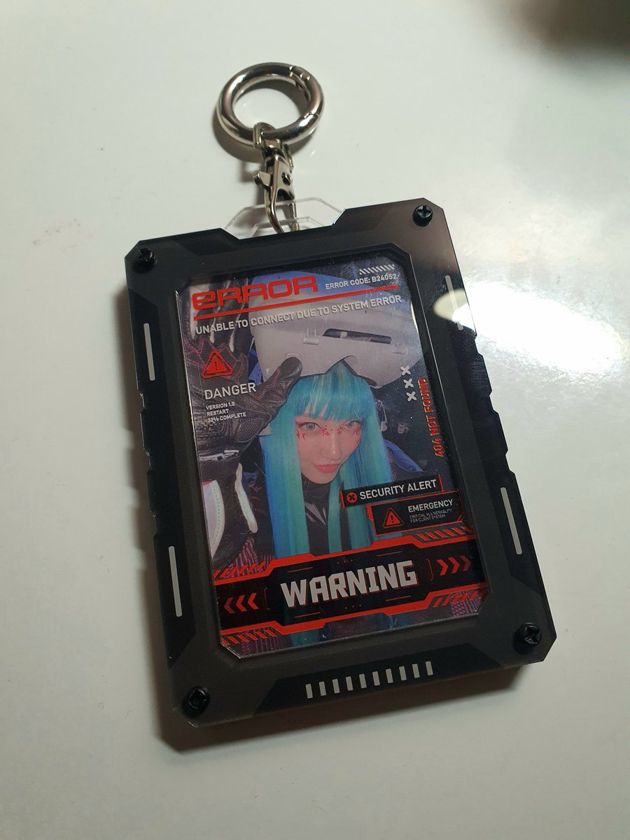 SF포카홀더 개개개개예뻐요 튼튼함은 덤💖
귀여운 홀더만 넘쳐나는 세상에 XG랑 찰떡인 홀더 발견해서 정말 딱 3달 고민하고 질렀는데 🥳만족만족대만족 실컷 들고다니다가 이제 안들고 다니니까 유행해서 할인 했음 좋겠음ㅋㄱㅋㄷ 파란색도 사고프니까욤 #포카홀더 #PCholder #Poca #XG