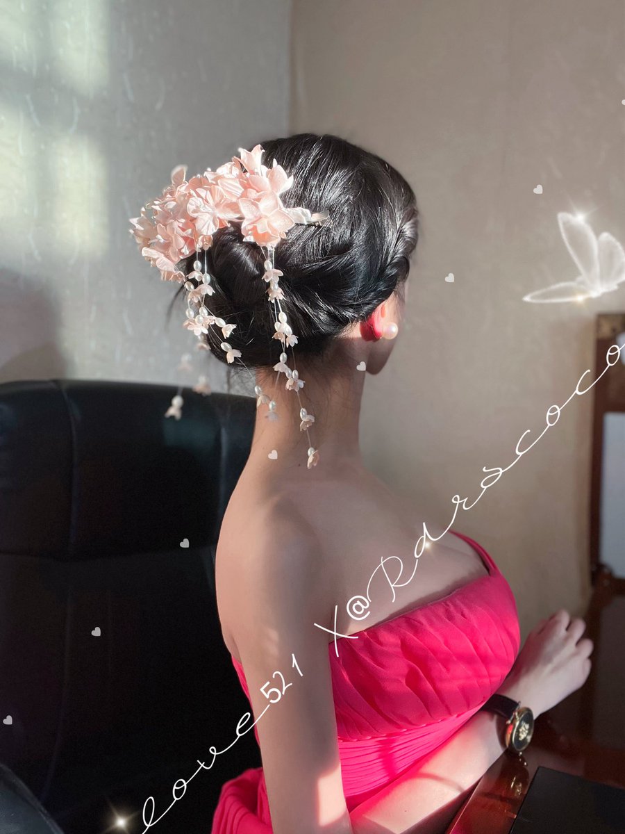台上的我口齿伶俐专业风趣，那一定归功于我昨晚化妆间深夜彩排对稿的努力，和那双撕🧦的牺牲。

解锁更多精彩内容私💕 https://t.co/wN4MdhVF5J