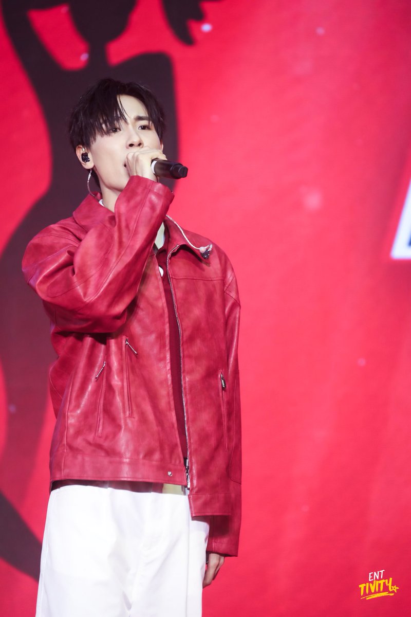 Entivity_'s tweet image. จูเนียร์-มาร์ค พี่ไฟฟ้าและน้องไวน์จากซีรีส์สายรหัสเทวดา ร่วมโชว์บนเวทีในงานแถลงข่าว “GMMTV POCKY IDOL”

JUNIORMARK POCKY IDOL

#GMMTVPOCKYIDOL
#junniorrs #markjrtn
#JuniorMark #จูเนียร์มาร์ค