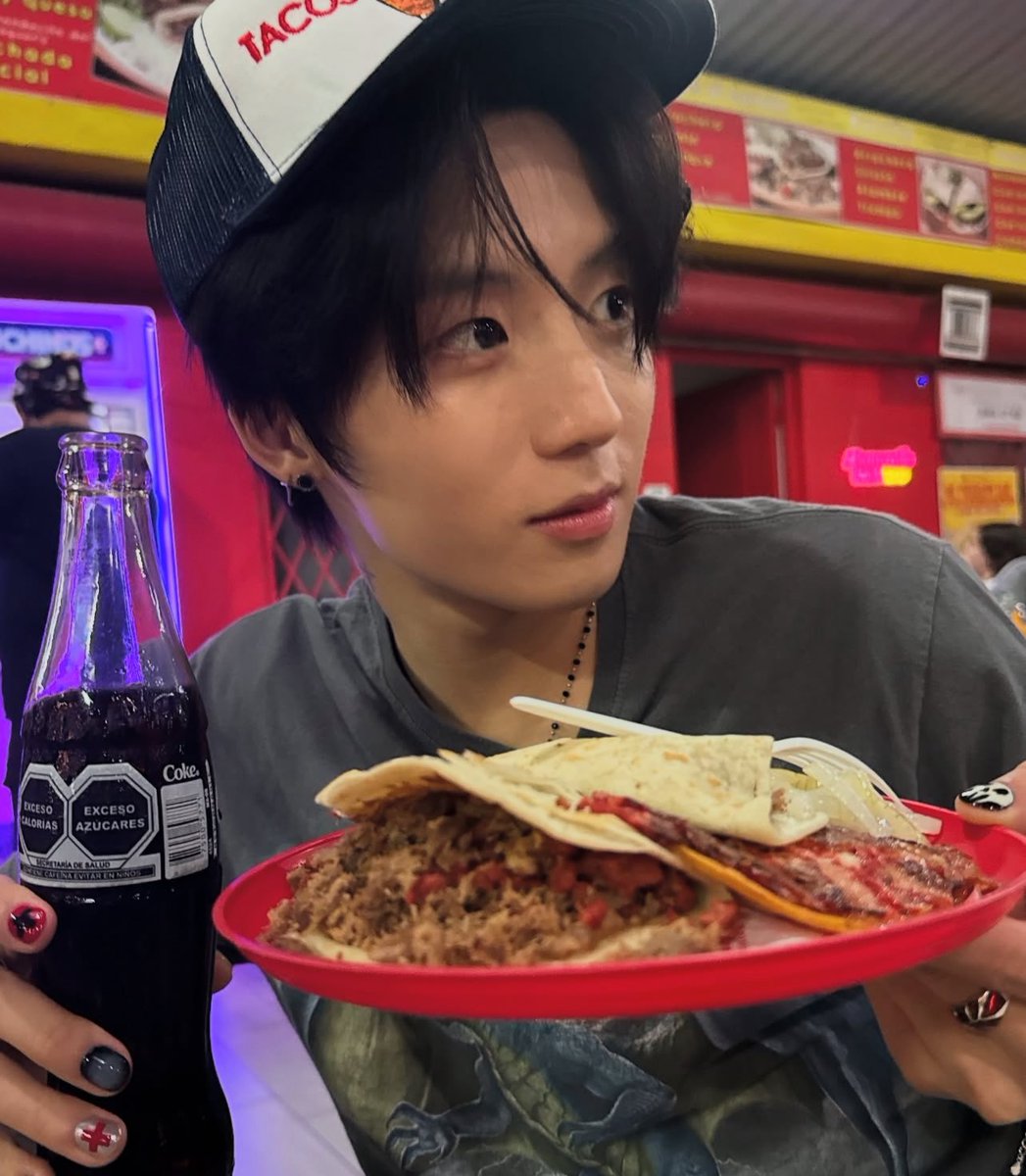 geonwonz's tweet image. fuimos por unos taquitos 😙

#OnlyBSelcaDay #ONLYBSD #JUSTB #저스트비 #GEONU #건우 @JUSTB_twt