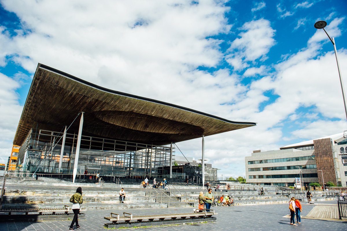 Heddiw bydd ASau yn holi Ysgrifenyddion Cabinet Llywodraeth Cymru a bydd dadleuon ar:

▪️ Deiseb i ail-agor llinellau rheilffordd i gysylltu gogledd a de Cymru.

▪️ Y celfyddydau a diwylliant – braf i’w gael neu’n hanfodol i ddyfodol Cymru?

Agenda lawn: bit.ly/3HEfqbI