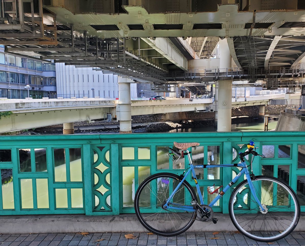 cyclecirclet_zw's tweet photo. 暑いです!!! #ロードバイク #trackbike #fixedgear #ピスト #roadbike #pist #ポタリング #ゆるポタ #tokyoride #bikeporno #都内ポタリング #都内ポタ #東京ライド #サイクリング #一ツ橋 https://t.co/7VXeRTiW8B