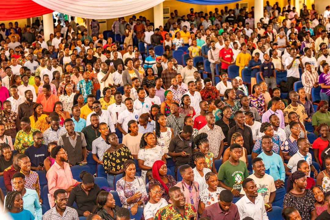 _nsagh's tweet image. NSA Warns Students Against Self-Posting and Lobbying
 
The Central Regional Director of the National Service Authority (NSA), Mr. Vincent Kpolu, has cautioned final-year students against engaging in self-posting and lobbying during the upcoming national service postings. 

He…