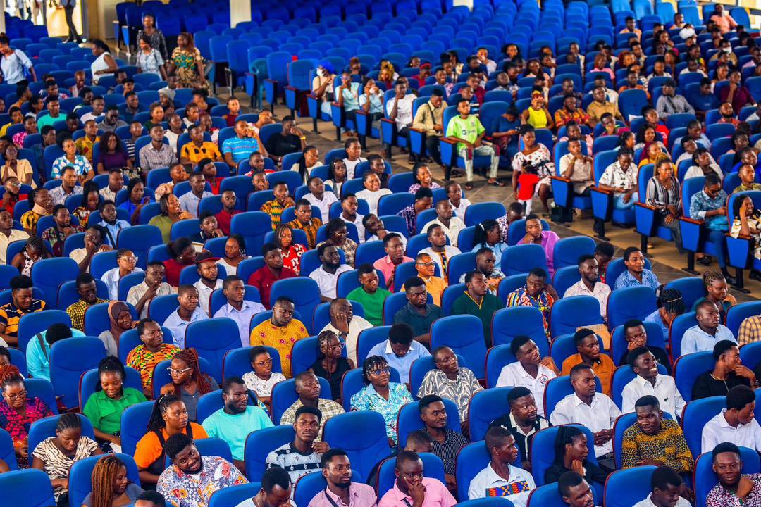 _nsagh's tweet image. NSA Warns Students Against Self-Posting and Lobbying
 
The Central Regional Director of the National Service Authority (NSA), Mr. Vincent Kpolu, has cautioned final-year students against engaging in self-posting and lobbying during the upcoming national service postings. 

He…