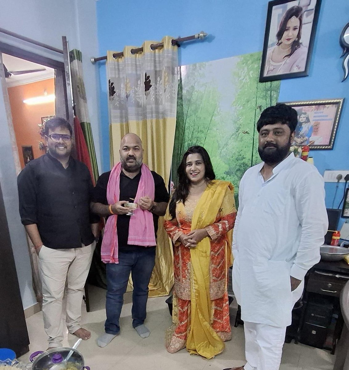MANISH YADAV (@manishpda) on Twitter photo मेरी बहन आप हमेशा ऐसे ही खुश रहें आपके जन्मदिन पर ईश्वर से यह कामना करता हूं
पत्रकारिता के प्रति आपकी प्रतिभा और सच्ची निष्ठा को सलाम 🫡
जन्मदिन की हार्दिक बधाई एवं शुभकामनाएं मेरी बहन छोटी बहन <a href="/azizkavish/">Kavish Aziz</a> 🎂🎂💐💐 मेरी बहन आप हमेशा ऐसे ही खुश रहें आपके जन्मदिन पर ईश्वर से यह कामना करता हूं
पत्रकारिता के प्रति आपकी प्रतिभा और सच्ची निष्ठा को सलाम 🫡
जन्मदिन की हार्दिक बधाई एवं शुभकामनाएं मेरी बहन छोटी बहन <a href="/azizkavish/">Kavish Aziz</a> 🎂🎂💐💐