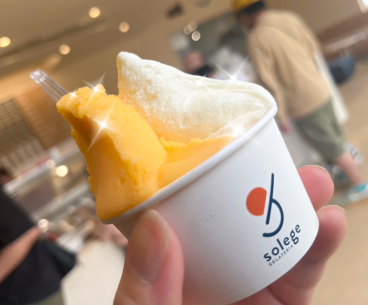 まなみは、濃厚ヨーグルトとフレッシュオレンジのジェラートを食べました😋