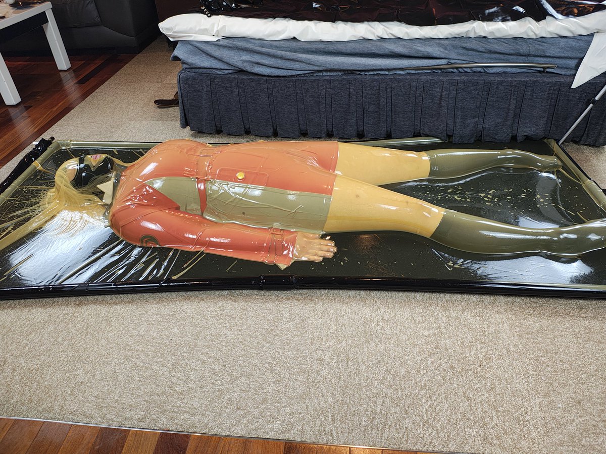 mywife_latex's tweet photo. 手持ちのアイテムはなんでも使っていけ https://t.co/3fZEeYQp0W