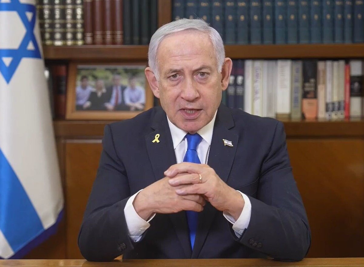 Thuso1Africa's tweet photo. Russia attacked Ukraine, Western leaders are in support of Ukraine, because they claim Russia is the aggressor. Israel attacked Iran, Western leaders support Israel despite Israel being the aggressor. The West hypocrisy &amp; double standard is in full display for all to see https://t.co/Fq2E5CNSO1