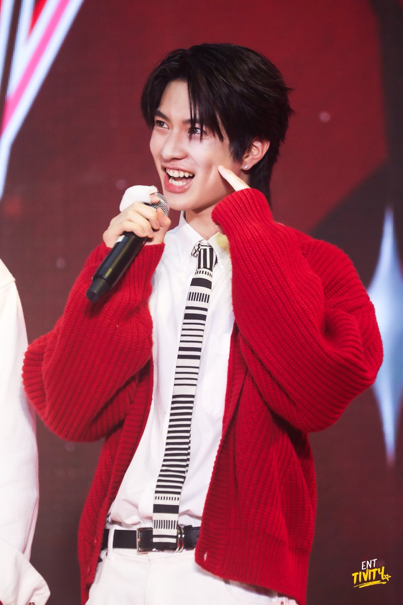 Entivity_'s tweet image. โชกุน-แอสตัน สองหนุ่มหน้าใสจากซีรีส์ ‘Boys In Love เปิดเทอมใหม่ หัวใจหัดรัก‘ กับความน่ารักสดใส เรียกรอยยิ้มจากแฟนๆที่มาให้กำลังใจในงานแถลงข่าว “GMMTV POCKY IDOL”

CHOKUNASTON POCKY IDOL

#GMMTVPOCKYIDOLxCHOTON
#GMMTVPOCKYIDOL
#ChokunAston #โชกุนแอสตัน
#Chokunz_jkz #aston_lv