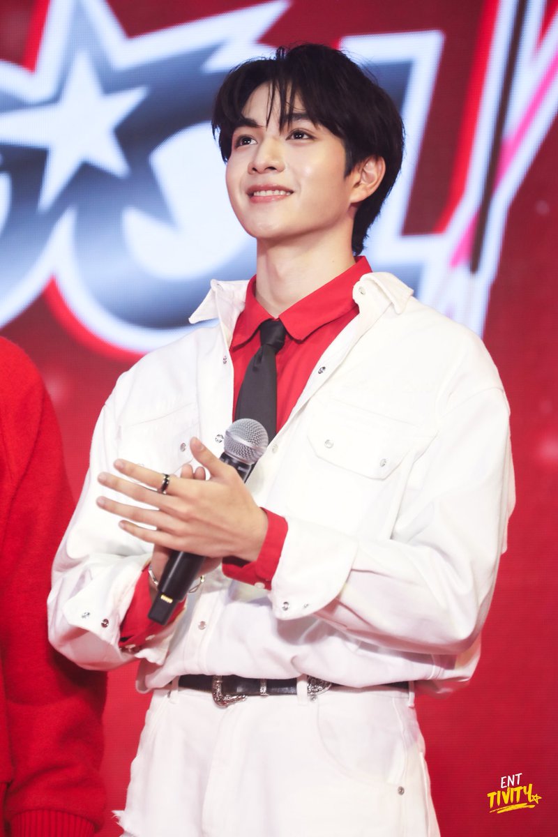 Entivity_'s tweet image. โชกุน-แอสตัน สองหนุ่มหน้าใสจากซีรีส์ ‘Boys In Love เปิดเทอมใหม่ หัวใจหัดรัก‘ กับความน่ารักสดใส เรียกรอยยิ้มจากแฟนๆที่มาให้กำลังใจในงานแถลงข่าว “GMMTV POCKY IDOL”

CHOKUNASTON POCKY IDOL

#GMMTVPOCKYIDOLxCHOTON
#GMMTVPOCKYIDOL
#ChokunAston #โชกุนแอสตัน
#Chokunz_jkz #aston_lv