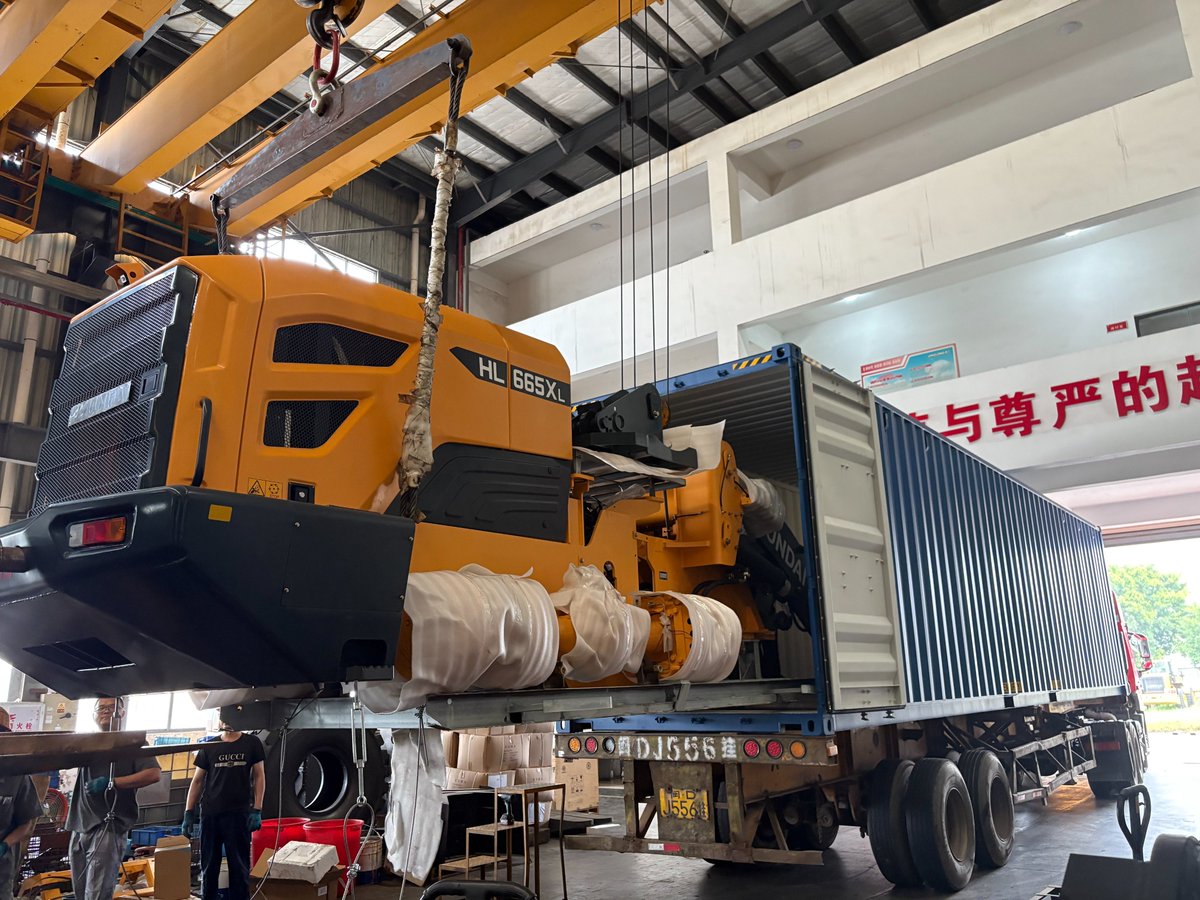 HuFreda's tweet image. #hyundai Wheel Loader HL665XL