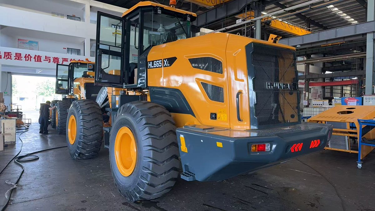 HuFreda's tweet image. #hyundai Wheel Loader HL665XL
