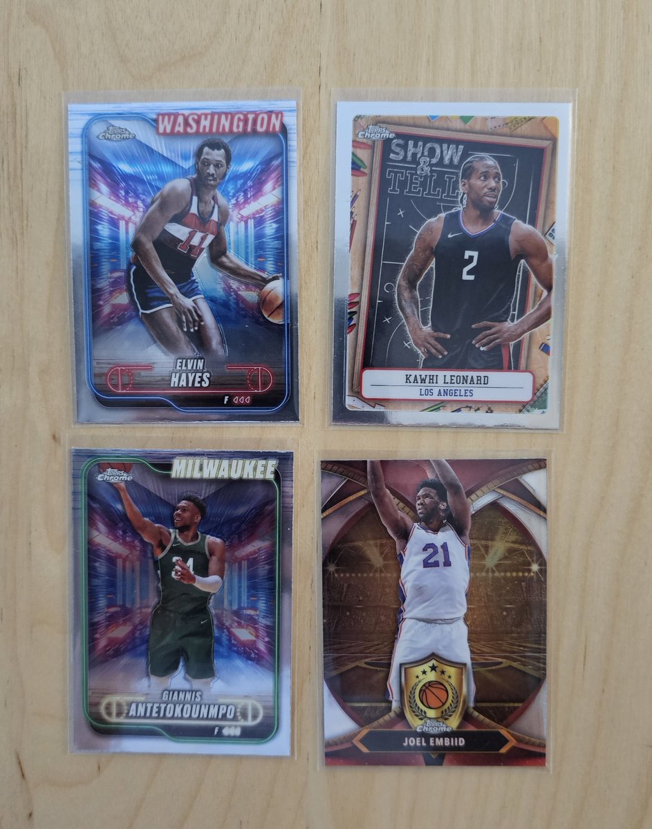 pressebasket's tweet image. Autre ouverture du soir (hier soir ;-) ), du Topps Chrome 2025.
très content de ce petit tirage, certes sans auto, mais avec une numérotée (/199), deux Risacher, de l&apos;ancien, de l&apos;actuel. 
Vivement que Topps lance ses collections sous licence NBA par contre :-) 
#NBACardsAddict…
