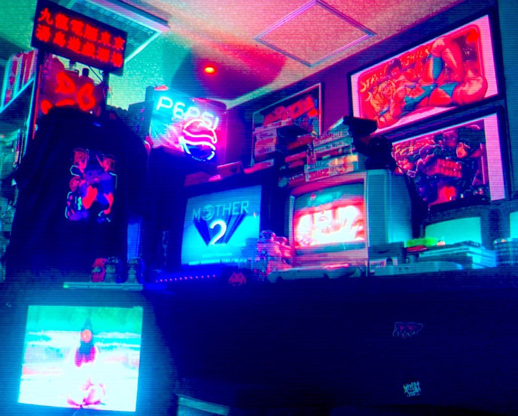 🀄️九龍電脳東京酒吧18時開店朝迄営業🎰
💃店番 早番:さちえる 中番:さとり 遅番:ナウい女が酒飲みながらお相手いたします！
🉐19時までの来店申告制で5時間まで5000円飲み放題で楽しめる早割やDJ割もあるヨ！
🎧突発DJプレイ.野良B2B歓迎店▪️
今夜も上野は湯島の裏路地🍻#九龍電脳東京