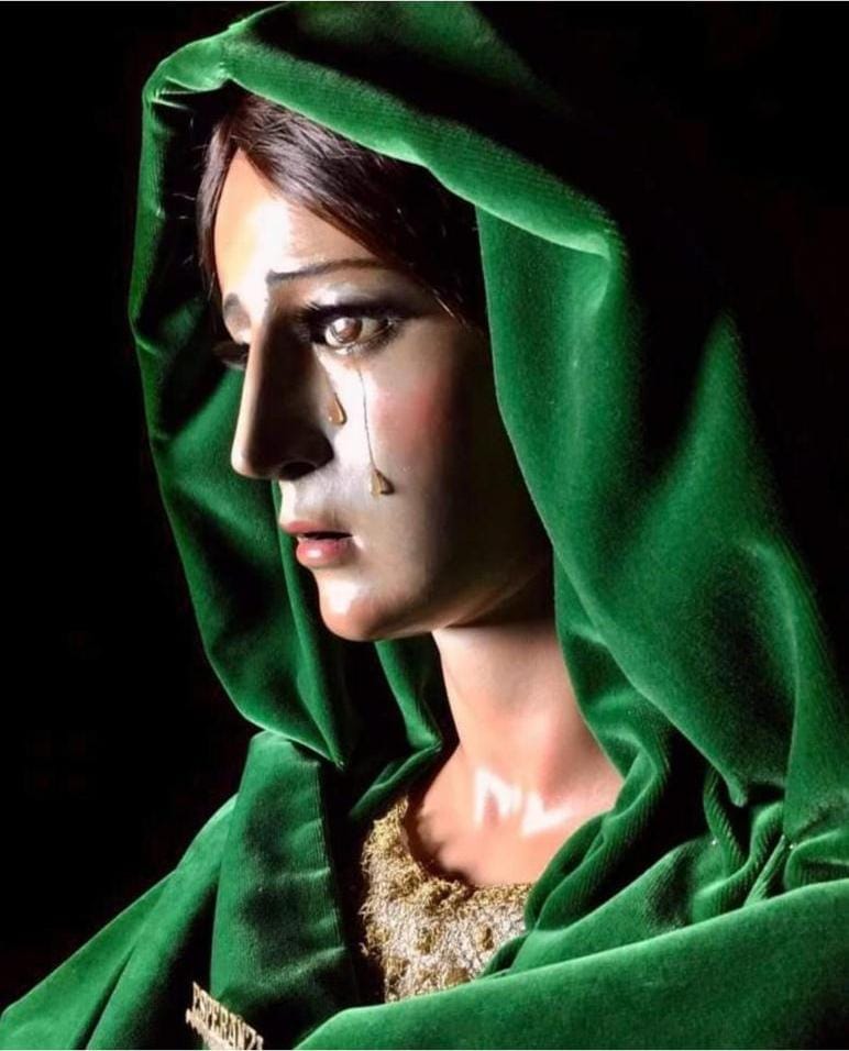 XXXVII aniversario de Tu Coronación por la Iglesia...CCCLXXXIV aniversario de Tu Coronación por el Pueblo.
<a href="/pasoyesperanza/">Esperanza de Málaga</a> 
#CofradíasMLG