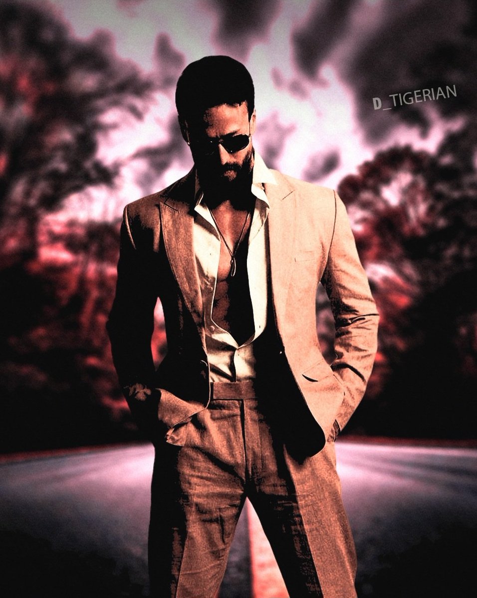 ChandaDivyam's tweet photo. Don't buy brands become a brand.
#TigerShroff #Tigerian #foryoupage #TigerShroffDailyEdits #followforfollowback #TigershroffUniverse #TigerShroffFans #Bollywood #Edits #TigerShroffLover https://t.co/sQZJxtgxFJ