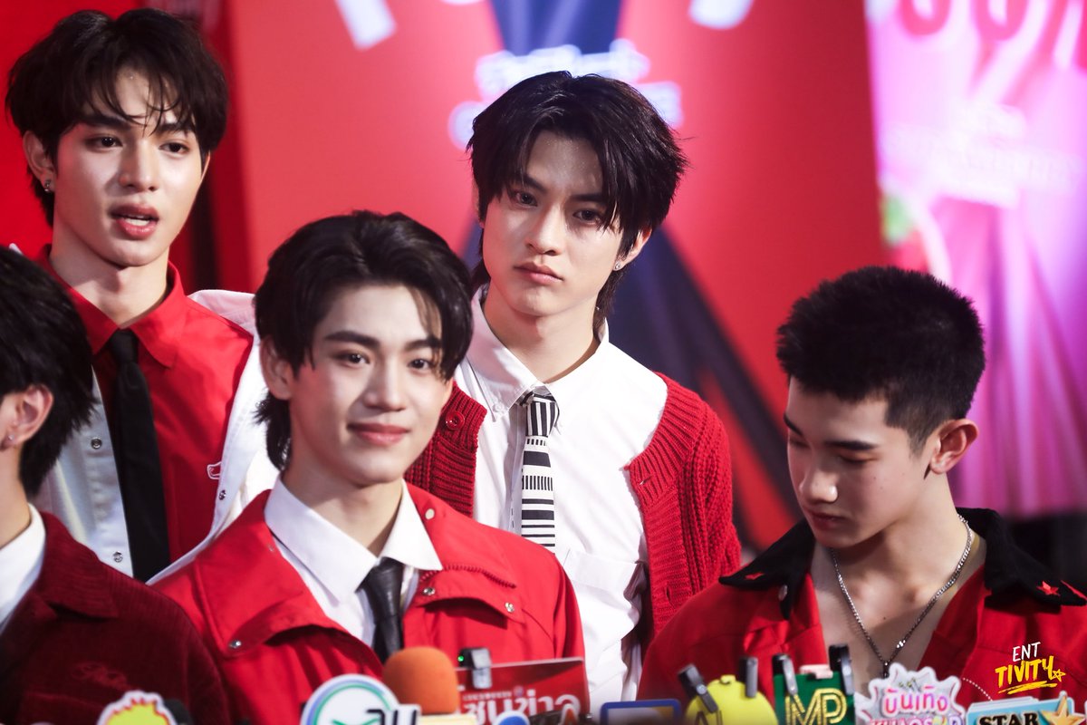 Entivity_'s tweet image. รวมภาพงานแถลงข่าว “GMMTV POCKY IDOL” โปรเจคพิเศษที่ “GMMTV” จับมือกับ “POCKY” เปิดตัว Project สุดพิเศษเพื่อค้นหาศิลปินหน้าใหม่ประดับวงการบันเทิง

#GMMTVPOCKYIDOL
#JASPER
#JasperxPockyIdol
#GMMTVPOCKYIDOLxNamtanFilm
#GMMTVPOCKYIDOLxCHOTON 
#AlmondProgress
#junniorrs #markjrtn