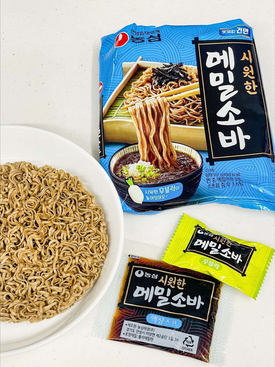 babstealer's tweet photo. #광고 #RT이벤트 #nongshim
농심 여름별미면 럭키박스를 보내드립니다!

무더운 여름, 집에서 시원한 농심 메밀소바 해먹기🧊✨

여름에 기운 없을 때, 간편 레시피로 최고🥹
국물은 액상스프 하나로 만들 수 있고 
시원쫄깃한 면발 찍어먹으면 극락이에요🍜
취향에 따라 김가루, 와사비 추가해 먹기! https://t.co/0Rexl2lf8v