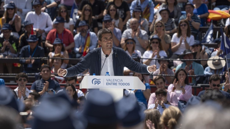 Mientras mantiene a sus trabajadores con sueldos míseros, (800 pavos al més), Mazón se funde nuestro dinero en toros, es la prioridad de la derecha, pan y circo.
Mazón y su À Punt copian a la Telemadrid de Ayuso y recuperan las corridas de toros en abierto.