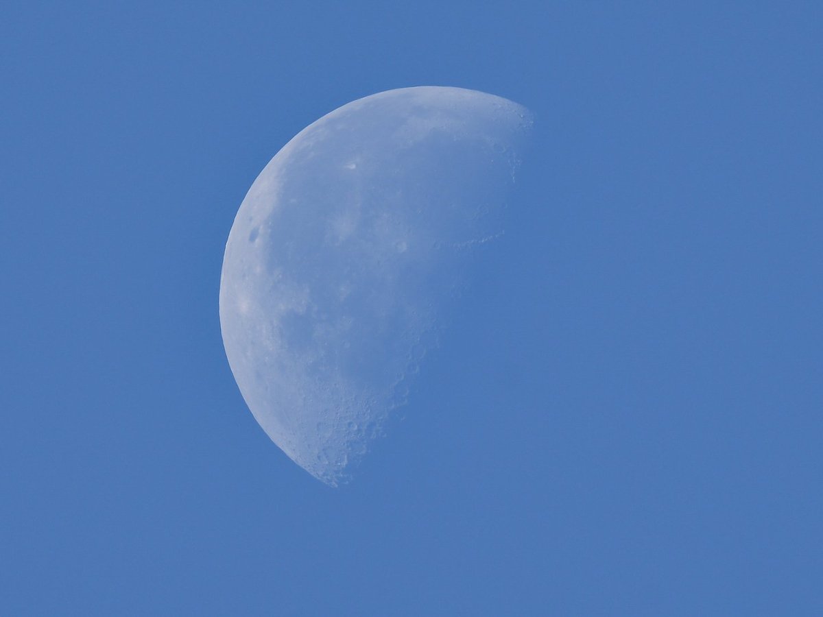 Chris Jones (@jonesy1007) on Twitter photo Wednesday's moon at 7am, 56% waning gibbous, last quarter moon occurs later today at 20.20
#moonhour <a href="/moonhour/">Robin John Gilbert</a> #bbcskyatnight Wednesday's moon at 7am, 56% waning gibbous, last quarter moon occurs later today at 20.20
#moonhour <a href="/moonhour/">Robin John Gilbert</a> #bbcskyatnight