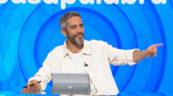 Atresmedia Comunicación (@atresmediacom) on Twitter photo #Audiencias I
🙌 <a href="/PasapalabraA3/">Pasapalabra</a> es LÍDER y el programa MÁS VISTO de la TV este martes
🏆 Logra cerca de 1,8 millones de seguidores de media y un 21,5%, a +12,5% y +15 puntos de sus competidores
📺 Alcanza 3.271.000 espectadores únicos
🥇 Y se lleva de nuevo el #MinutoDeOro #Audiencias I
🙌 <a href="/PasapalabraA3/">Pasapalabra</a> es LÍDER y el programa MÁS VISTO de la TV este martes
🏆 Logra cerca de 1,8 millones de seguidores de media y un 21,5%, a +12,5% y +15 puntos de sus competidores
📺 Alcanza 3.271.000 espectadores únicos
🥇 Y se lleva de nuevo el #MinutoDeOro