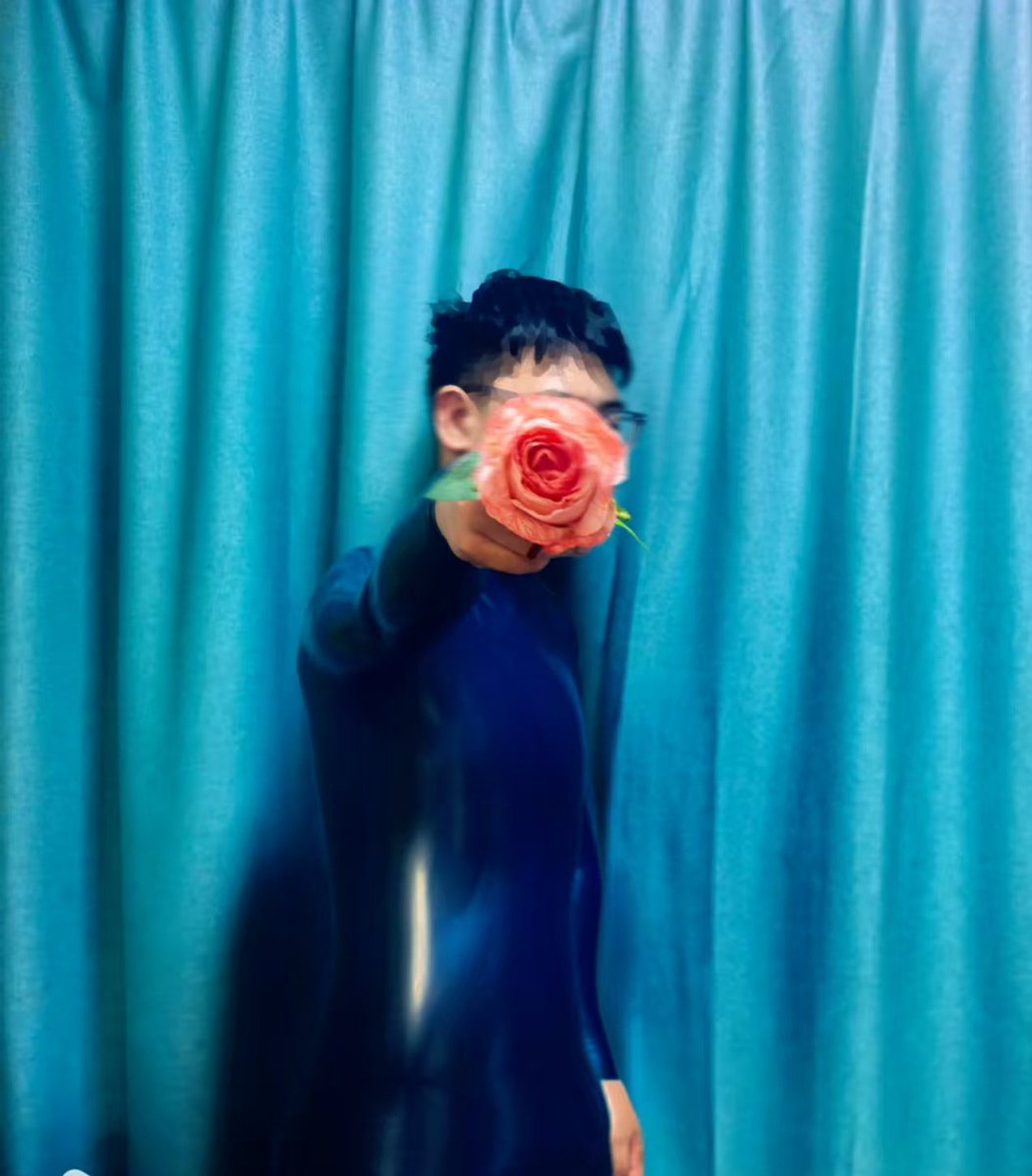 花开了
#rubbergay #rubberboy