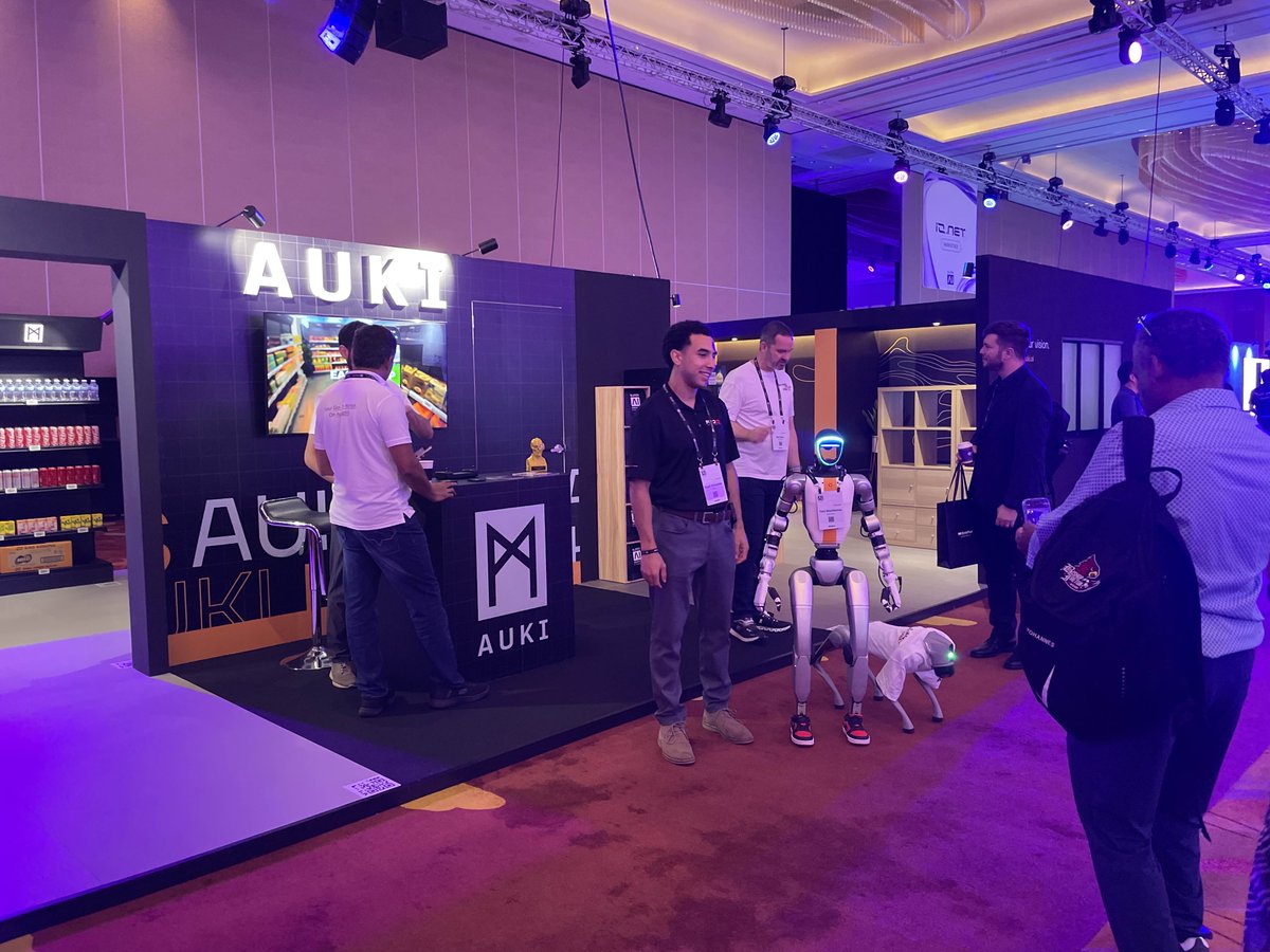MechKenna's tweet image. Singapore is turning out to be just as eventful as the US was. I'm at @superai_conf today and tomorrow, come say hi!