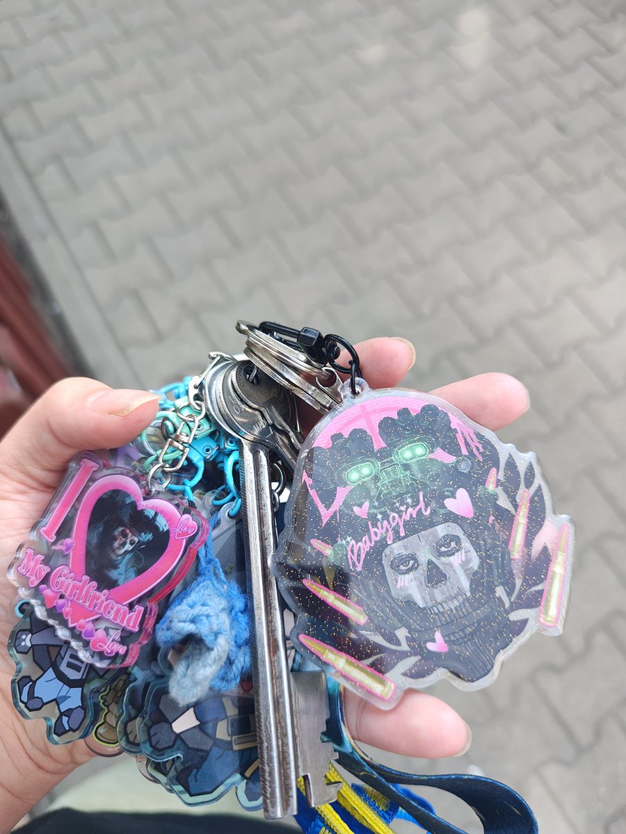 Flatmate got me a new ghost keychain at pyrkon, im getting stronger
