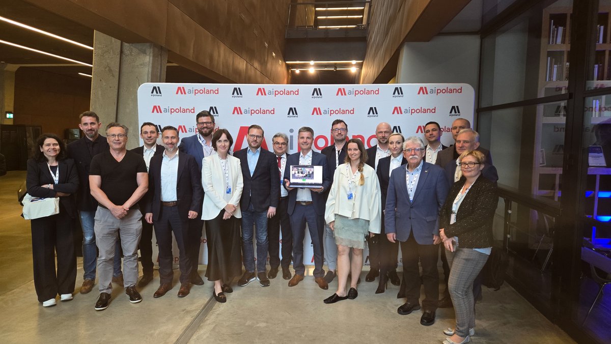 40 organizacji podczas 11. edycji European AI Forum i Digital Summit założyło AI Poland.

To inicjatywa, która integruje najważniejsze firmy, organizacje, instytucje i edukatorów działających w obszarze AI w Polsce.

#digitalsummit #AIPoland