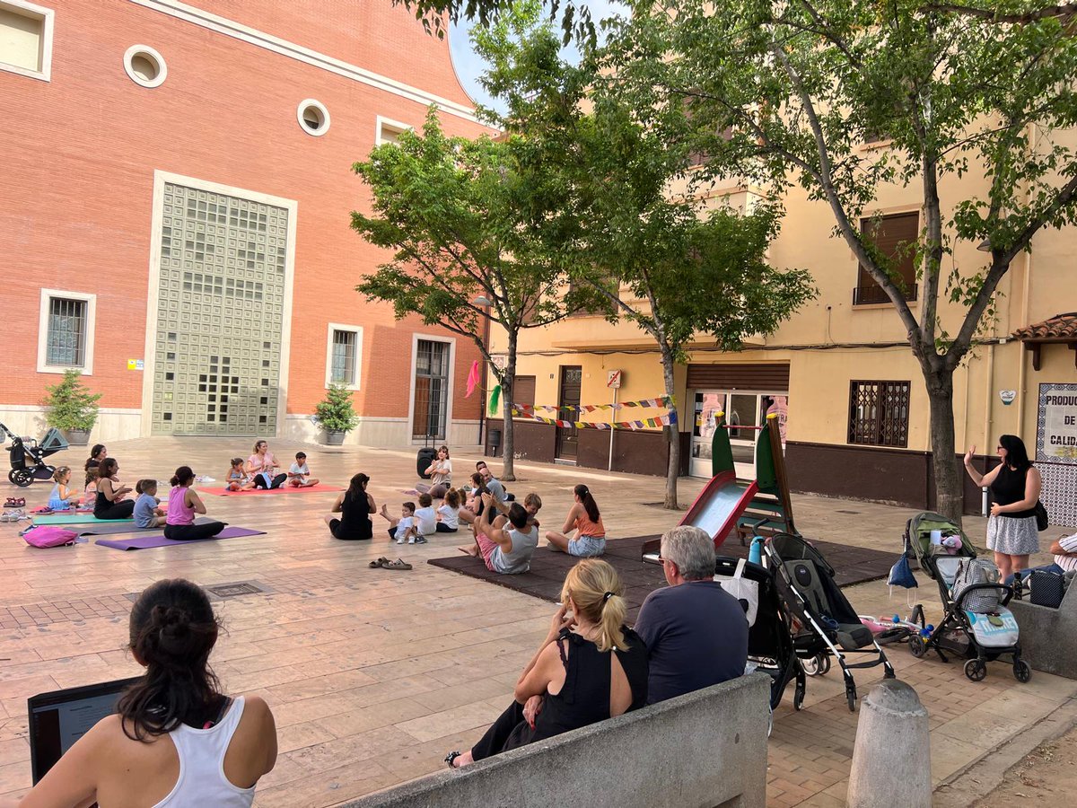 #InfànciaAlsBarris! 👧🎭🎨
 
JOCS DE FUSTA al GRAU (església). 

📆 Divendres 20 de juny, a les 18.00.

👉💡 Una iniciativa de la Regidoria d’Educació, Infància i Política Lingüística de l’Ajuntament de Gandia.