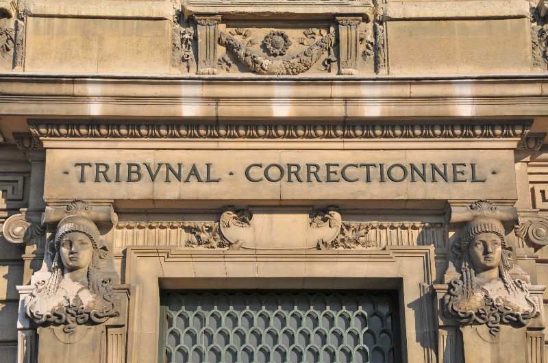 Égalité & Réconciliation (@er_natio) on Twitter photo 📢 Aujourd'hui 18 juin ❗️
Date éminemment symbolique, Alain SORAL <a href="/officielsoral/">Alain Soral Officiel</a> est à nouveau envoyé au 👩⚖️ tribunal par les mêmes associations communautaires ultra-minoritaires, mais despotiques, qui le persécutent pour son insoumission depuis plus de 20 ans !
➡️ Pour lui, 📢 Aujourd'hui 18 juin ❗️
Date éminemment symbolique, Alain SORAL <a href="/officielsoral/">Alain Soral Officiel</a> est à nouveau envoyé au 👩⚖️ tribunal par les mêmes associations communautaires ultra-minoritaires, mais despotiques, qui le persécutent pour son insoumission depuis plus de 20 ans !
➡️ Pour lui,