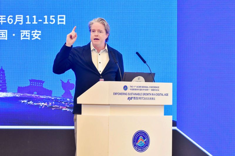 MichaelMorrisCU's tweet image. Sharing photos from a recent keynote talk in China at a conference on Sustainable Growth in the Digital Age. I shared insights from my book, TRIBAL, about the evolved cultural instincts that enabled early humans to start living in tribes and that still underpin solidarity and…