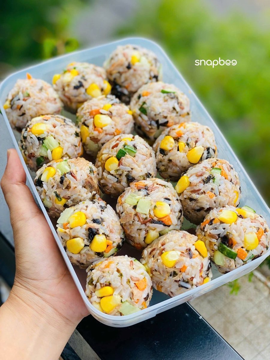 MeoMyColor's tweet photo. Công thức CƠM NẮM 5 PHÚT mà bé nào ăn cũng ghiền – cứu cánh mỗi sáng bận rộn 💡⏰

Mẹ nào đang lo bé biếng ăn, thử món này xem – vừa đủ chất, vừa dễ làm, lại dễ “lên mood” ăn uống cho con. Người lớn ăn cũng ngon nha. 💛

Công thức ở Comment!
St. https://t.co/GdVXq4VYi5