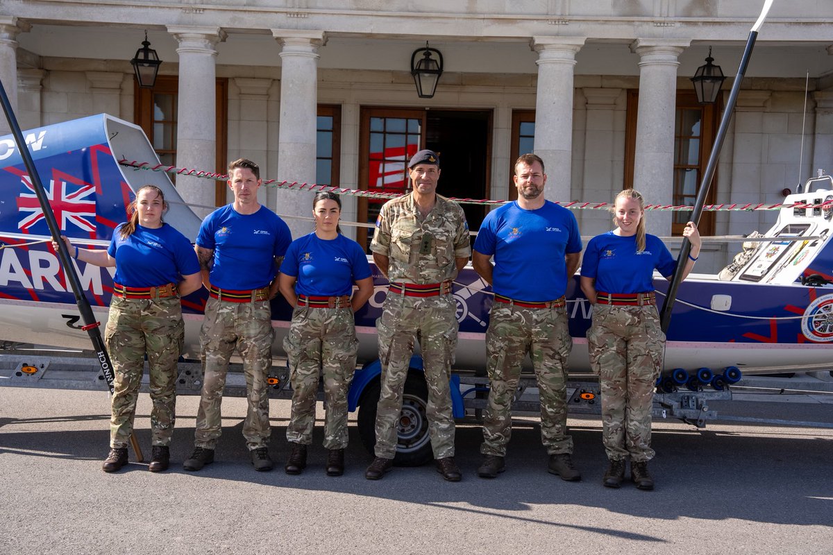 royalartillery1's tweet photo. Last week the #ForceAtlantic25 team, consisting of soldiers from @12regtra, visited Larkhill to show off their boat Rosie!
As well as meeting the Regt Col and other elements of RHQ RA, they met with Phase 2 pers to tell them about the #worldstoughestrow!
#FINDandSTRIKE https://t.co/yehOlHGTW5