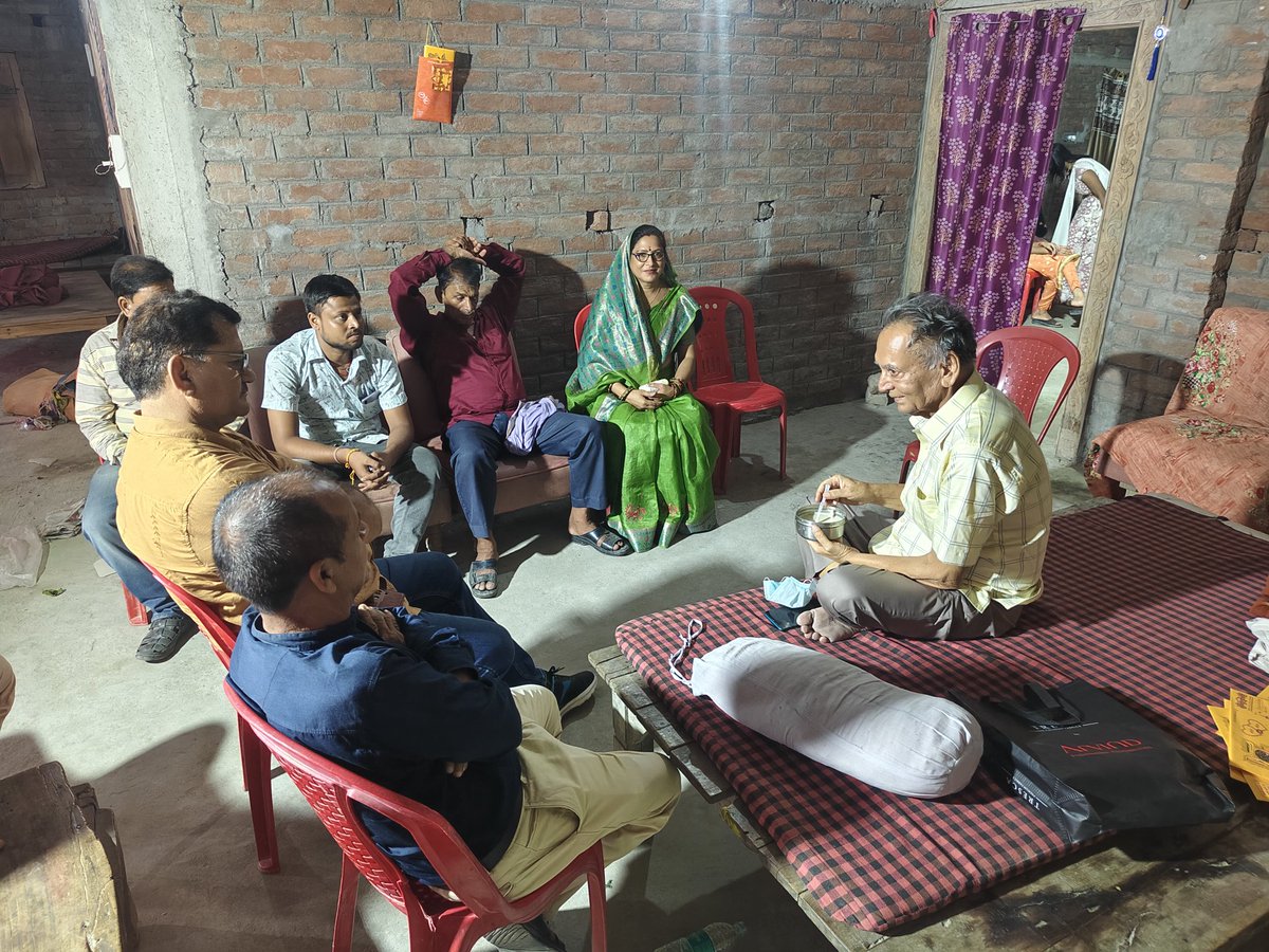 gitakumarirjd's tweet photo. बीते दिनों साहेबगंज विधानसभा अंतर्गत पारू प्रखंड के नेकनामपुर गांव में श्री मणिभूषण सिंह जी की भतीजी के शुभ विवाह में शामिल हुई।
#gitasinghrjd #gitakumarirjd #gitakumari #sahebganjvidhansabha #साहेबगंज #TejashwiYadav #nextcmofbihar
@RJDforIndia @laluprasadrjd https://t.co/Mogv0HZRRv
