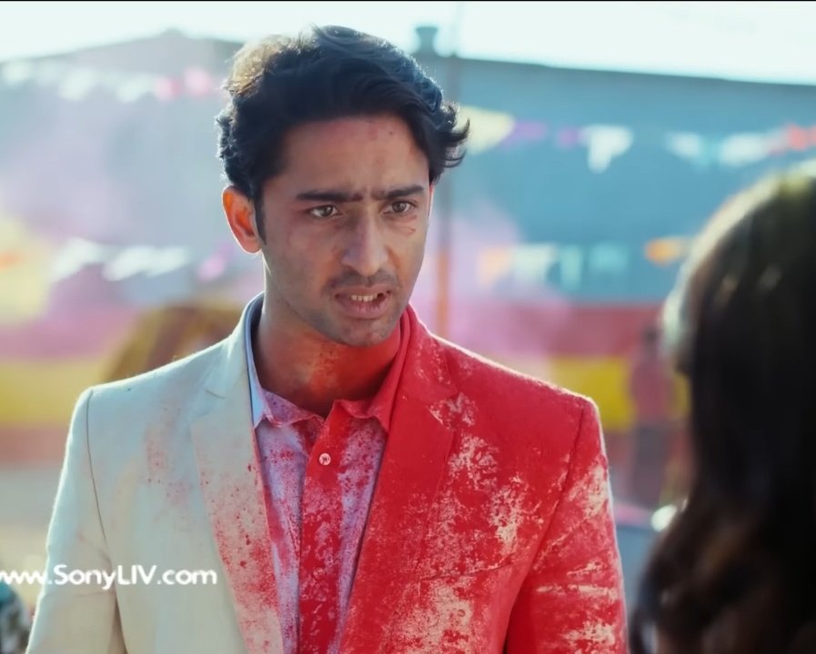 "Bina puche kisi par rang daalne ko badtameezi kehte hai."
"Aur Holi ke din Diwali wale kapde pehenke bahar nikalne ko stupidity kehte hai."
         ~Devakshi

#KRPKAB #Devakshi