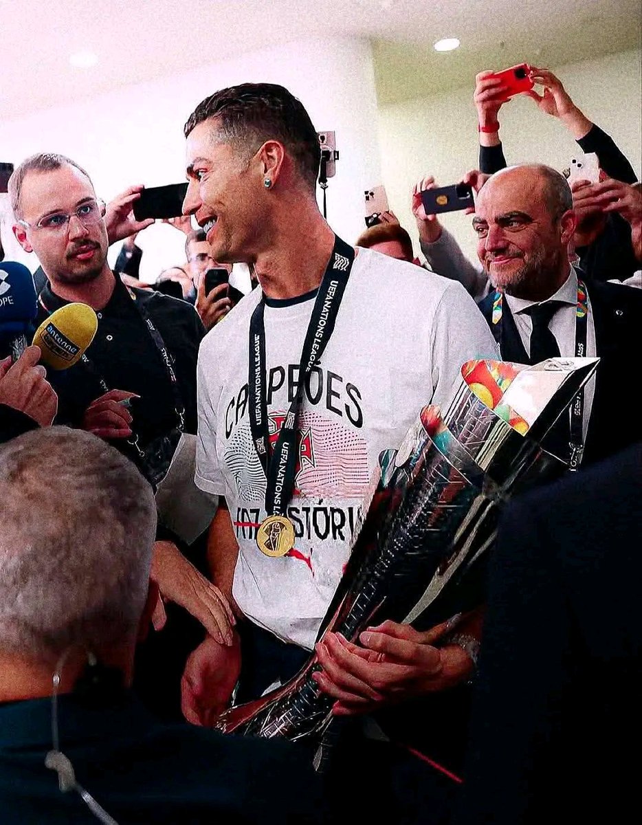 RmaOzil23's tweet photo. Most Honoured National team since 2016.

🇵🇹Portugal 🏆🏆🏆
🇨🇵France 🏆🏆
🇪🇸Spain 🏆🏆
🇮🇹Italy 🏆

Cristiano Ronaldo contributed more to this success with 18G/A. https://t.co/EdmjkgPtSR