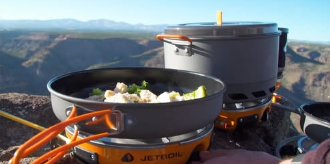 Vídeo de presentación el hornillo GENESIS de Jetboil para actividades al aire libre:  youtu.be/ndWb5oDYLqA?si…