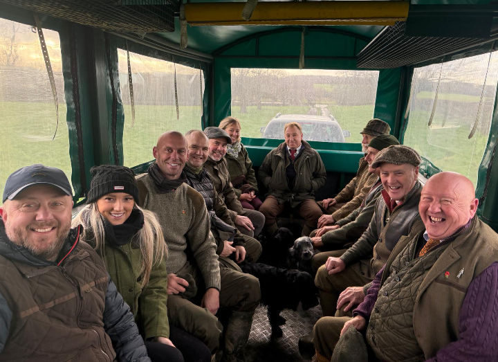 Hard to imagine chilly drives on a day like this... but they'll be back before you know it. Enjoy the sun if you're out and about!

📸 from Wentworth Park Shoot