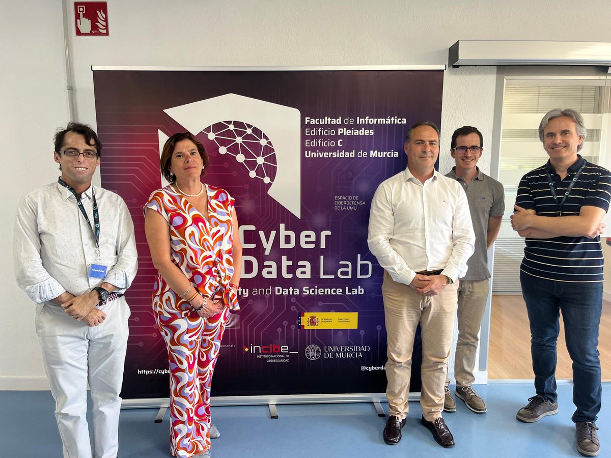 🚀 Nuria Castillo Rodriguez, Directora de CEEIC, y Jose Carlos García Martínez, Jefe de Desarrollo Empresarial y Financiación Europea de CEEIC y Responsable de Startup CAETRA, visitaron Scorpion Cybertechnologies y <a href="/cyberdatalab/">UMU CyberDataLab</a> , dos actores clave en la innovación y